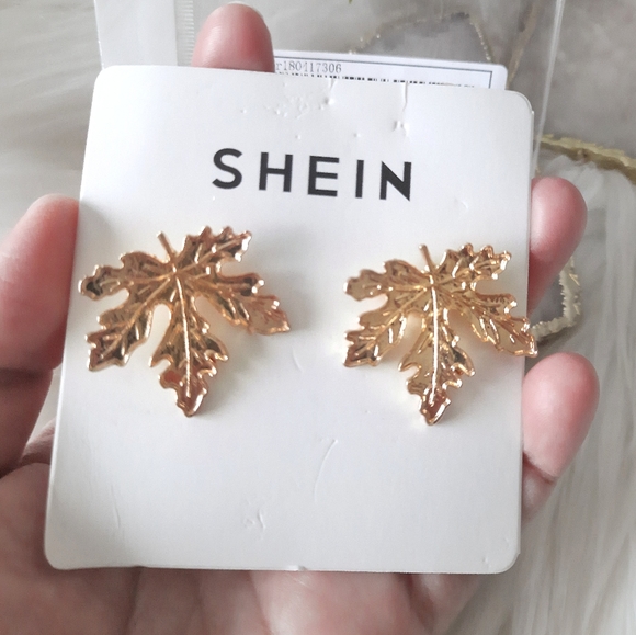 NEW Maple Leaf Stud Earrings - Picture 6 of 7